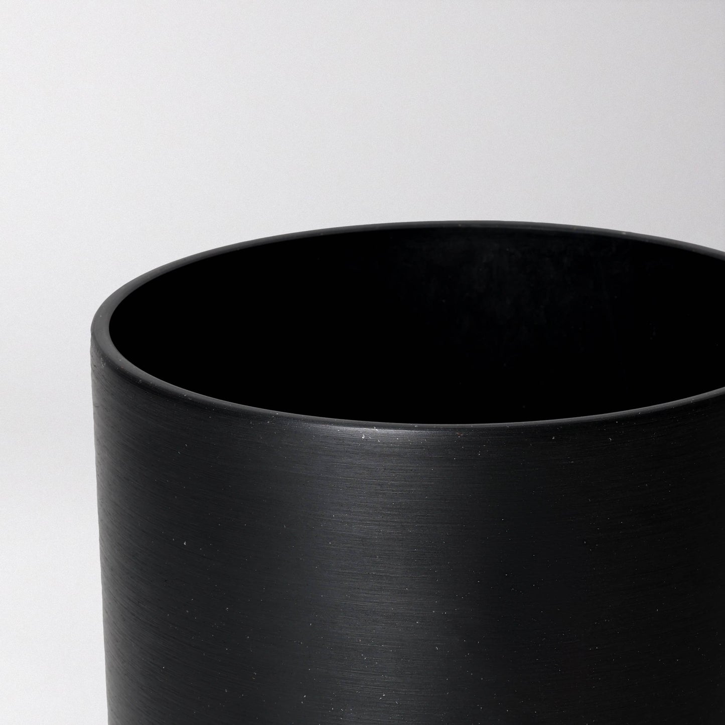 9” Signature Stone Planter & Saucer | Earth Tones: Black