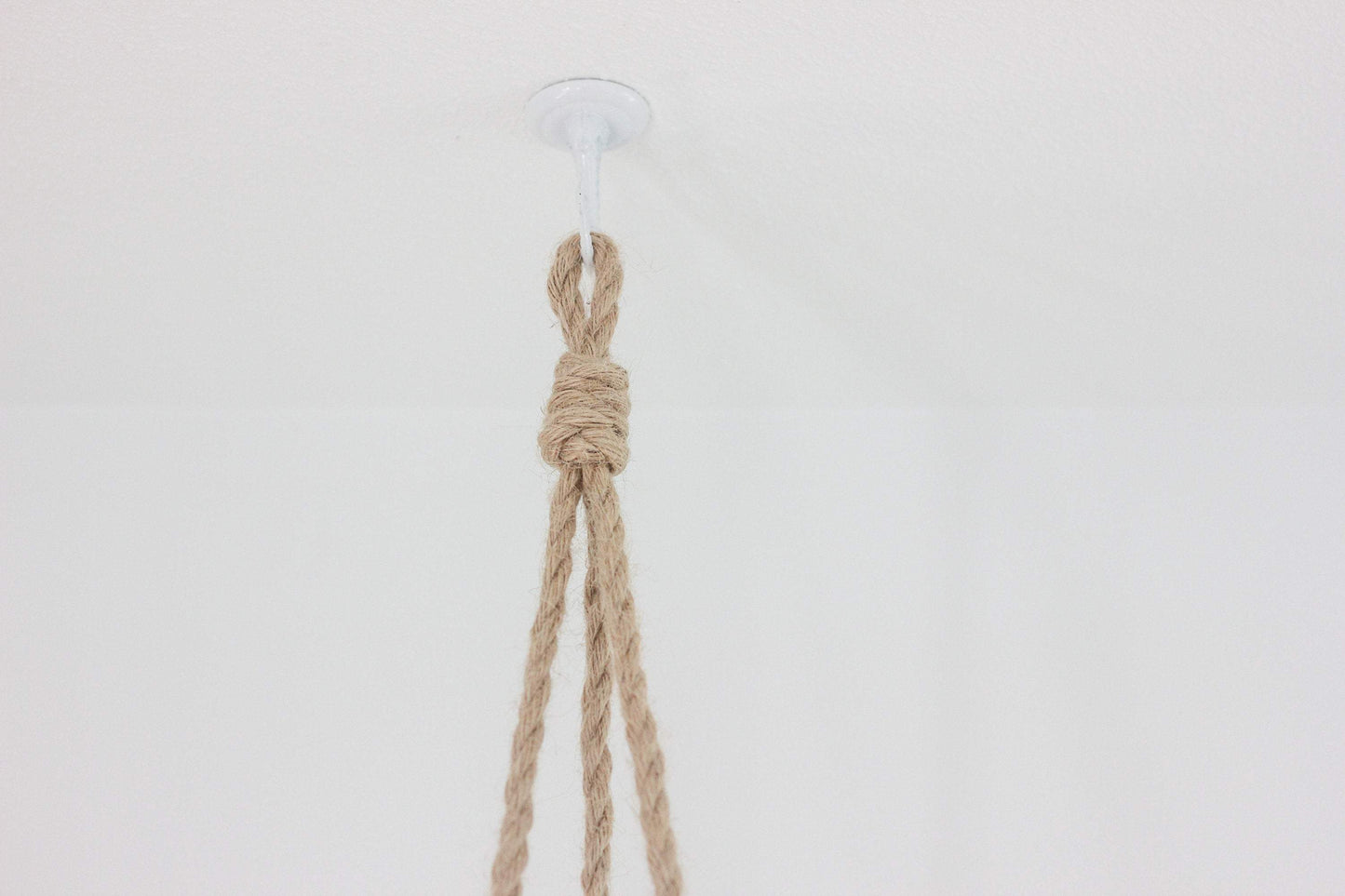 Medium Beige and White Cotton Rope Hanging Planter Basket: 7"