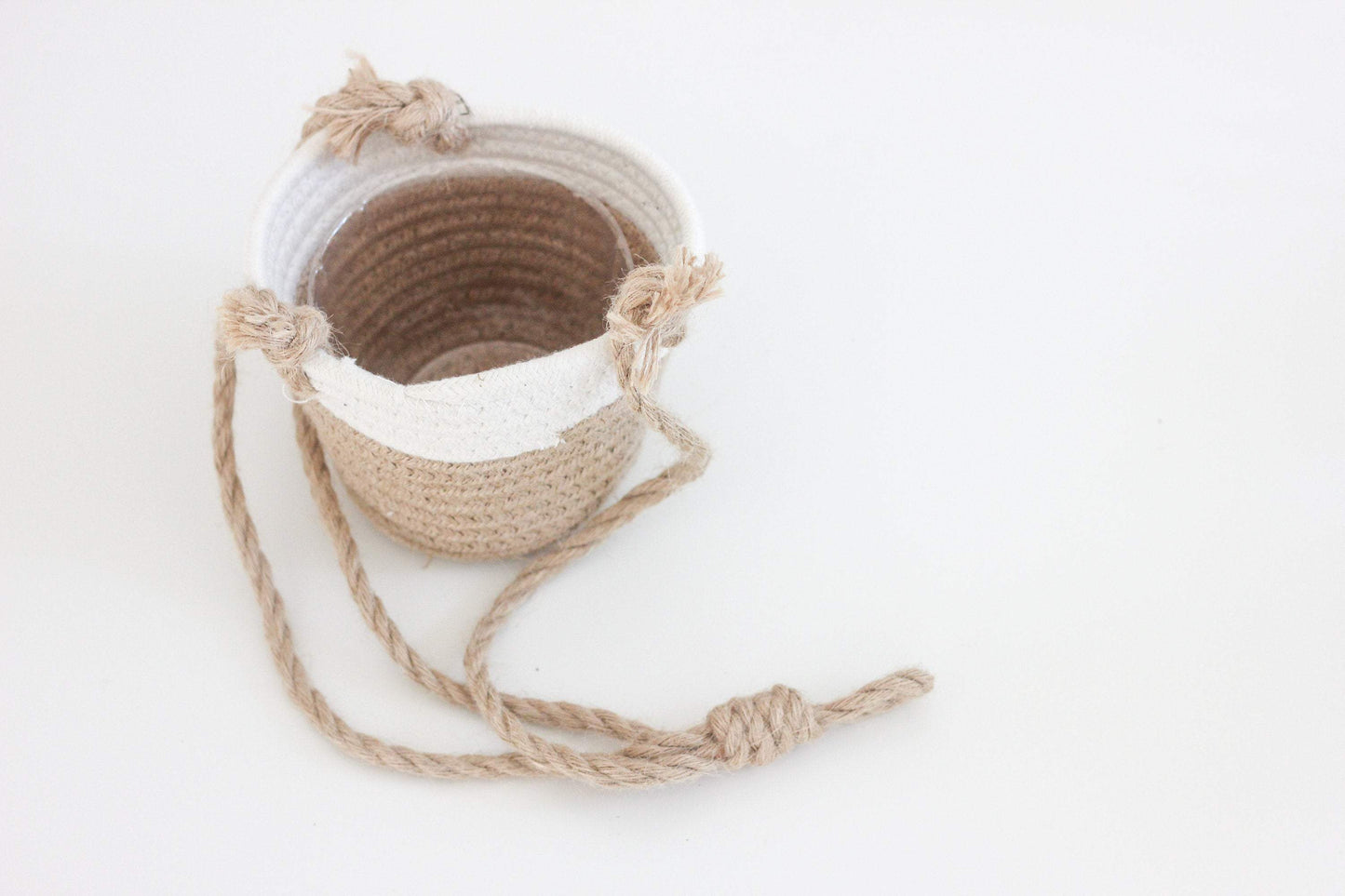 Medium Beige and White Cotton Rope Hanging Planter Basket: 5"