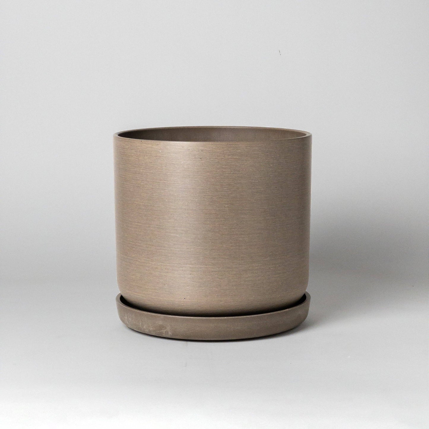 9” Signature Stone Planter & Saucer | Earth Tones: Black